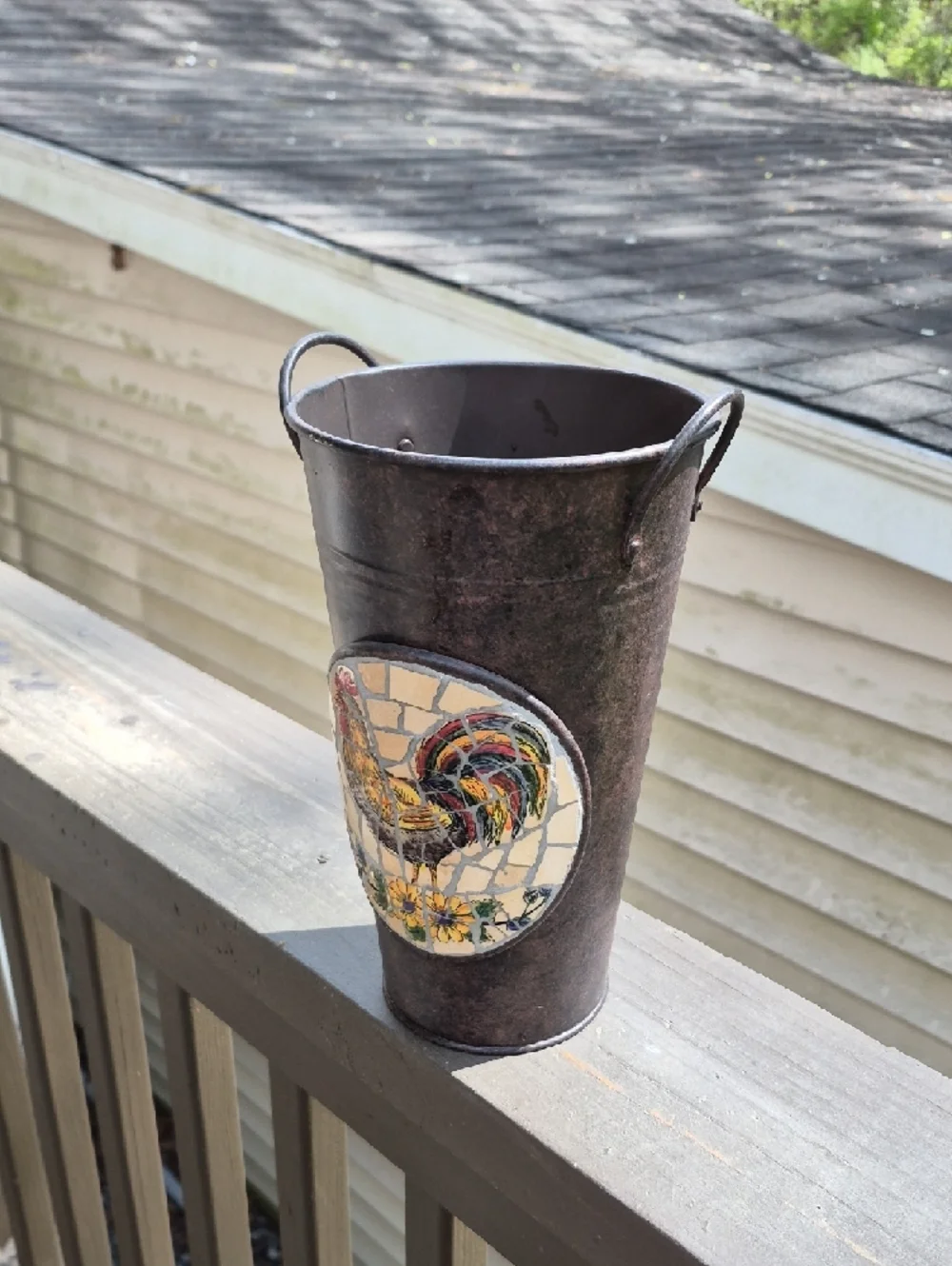 Vintage Rustic Metal Mosaic pique assiette Rooster Farmhouse Vase Tin